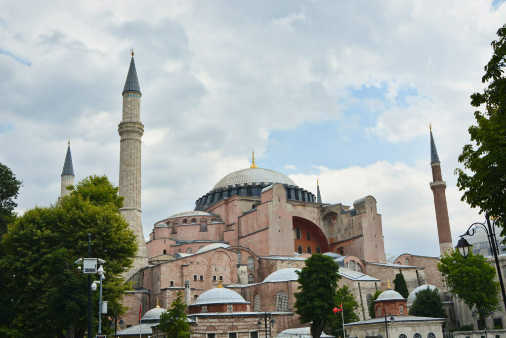 Hagia Sophia in Istanbul Turkey - Photo by Rashid - As a part of your homeschool Turkey unit (or Middle East unit) take a virtual tour of the Hagia Sophia.