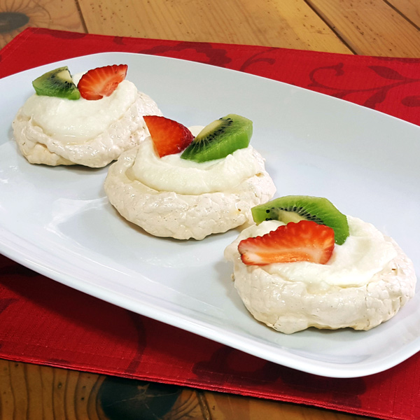 Australian pavlova - mini pavlova topped with fruit