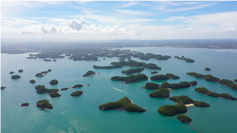 Hundred Islands National Park, Pangasinan, Philippines - kids learn about the Philippines islands