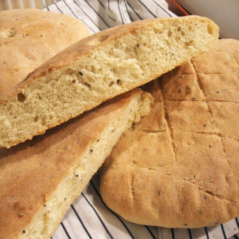 Algerian khobz eddar leavened semolina bread- Image by ConfessionsofaConfectionista.com - Kids learn facts about Algerian food