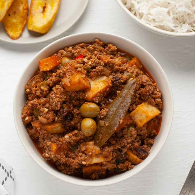 Cuban Picadillo - Image from CuriousCuisiniere.com - Kids learn about Cuban food